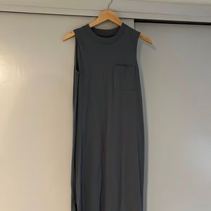 Everlane midi weekend side slit tank dress with pocket in blue/gray